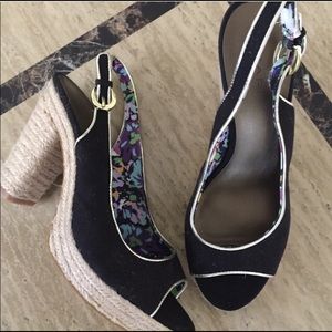 Tahari summer black woven heels